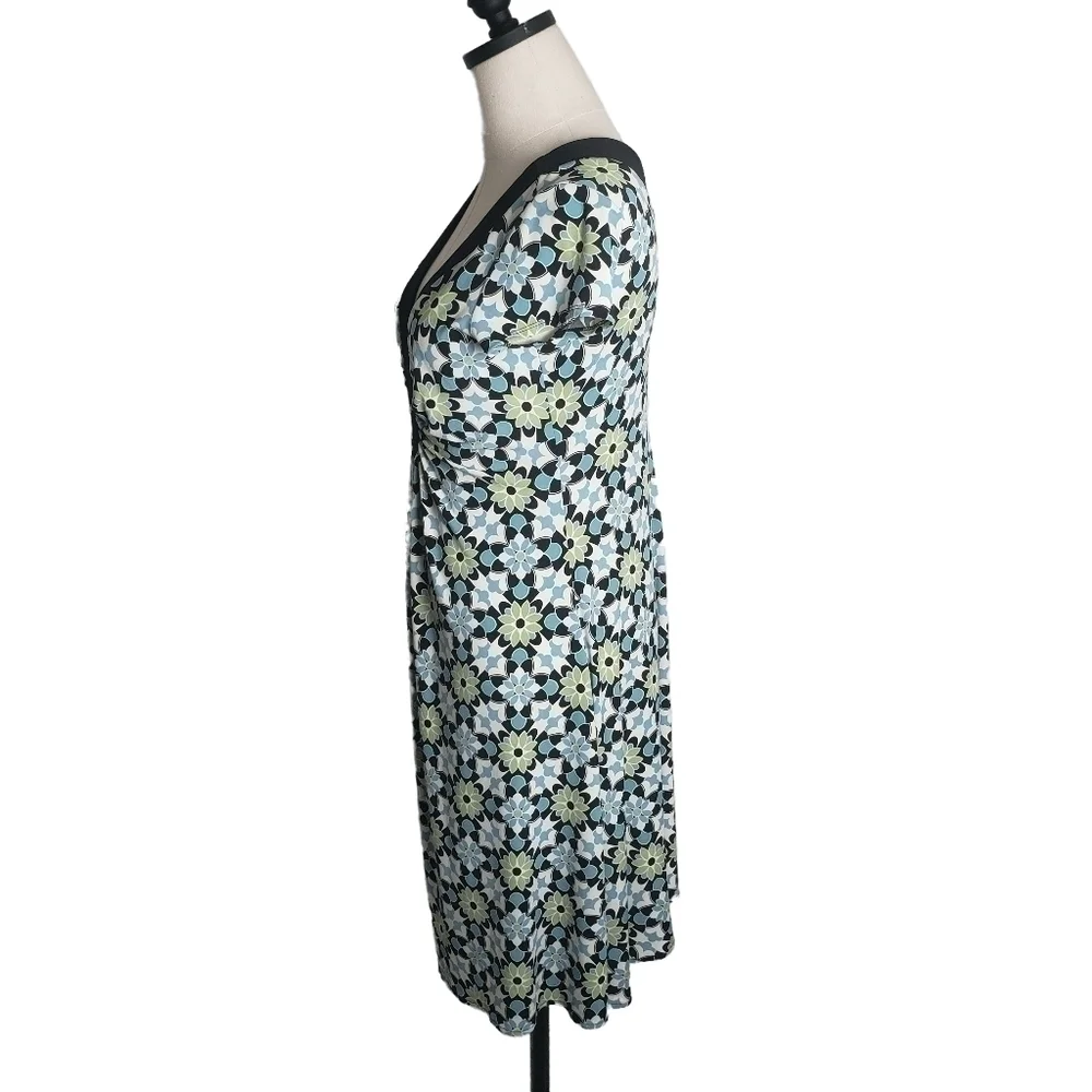 Maggie London Floral V-Neck Sheath Dress Size 6P - Picture 4 of 7